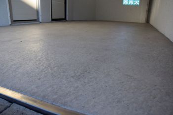 handgescheibter, rutschfester Boden mit 3,5kN/m² Nutzlast